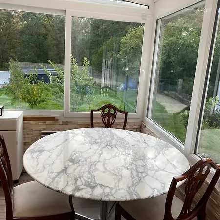 A Poissy Apartment Saint-Germain-en-Laye