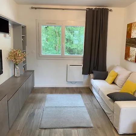 A Poissy Apartment